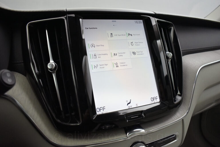 Volvo XC 60 -  B5 MHEV INSCRIPTION PANORAMA AWD 235hp