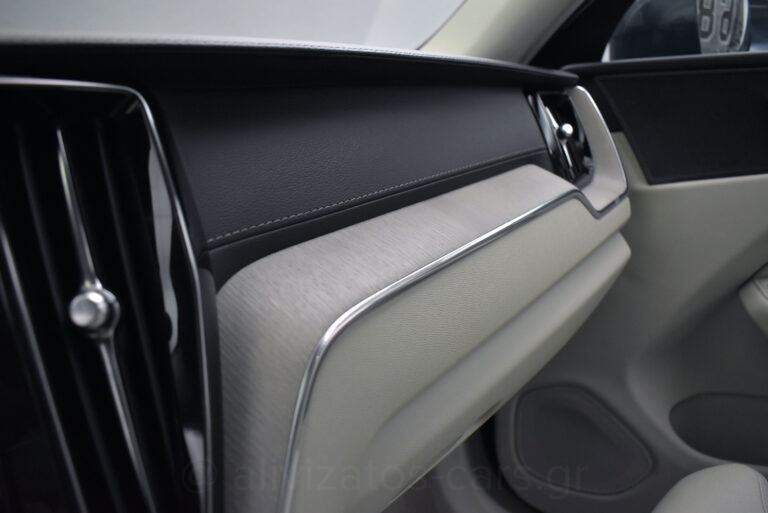 Volvo XC 60 -  B5 MHEV INSCRIPTION PANORAMA AWD 235hp