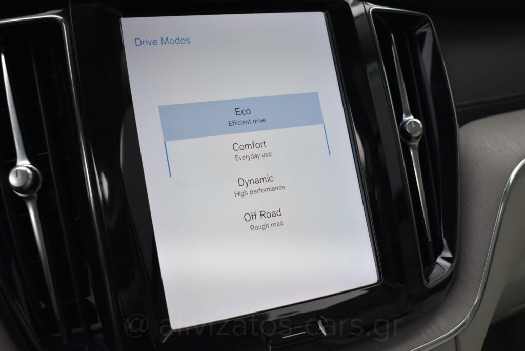 Volvo XC 60 -  B5 MHEV INSCRIPTION PANORAMA AWD 235hp