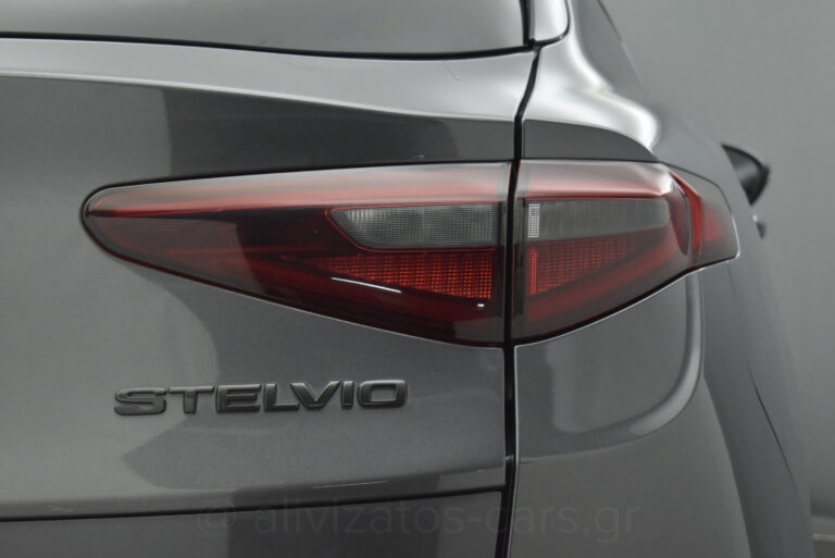 Alfa Romeo Stelvio - Veloce Ti Q4 EAT8 Panopama 211hp