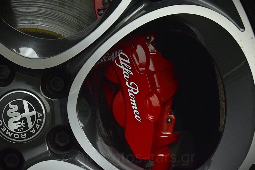 Alfa Romeo Stelvio - Veloce Ti Q4 EAT8 Panopama 211hp