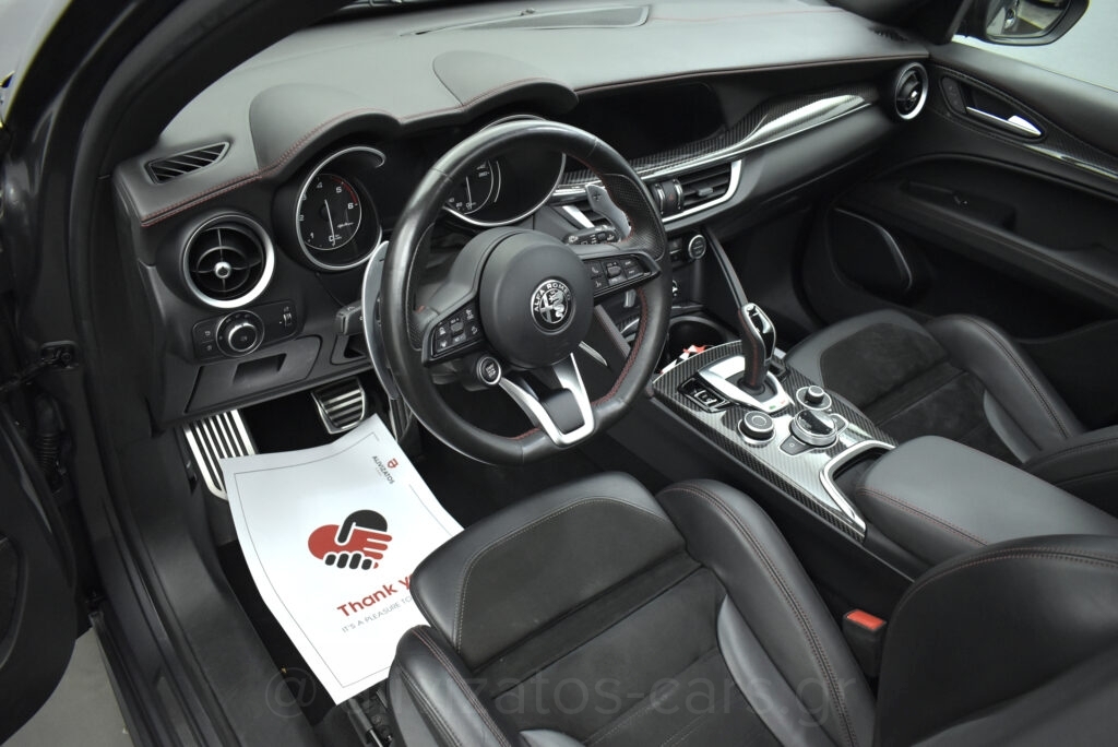 Alfa Romeo Stelvio - Veloce Ti Q4 EAT8 Panopama 211hp