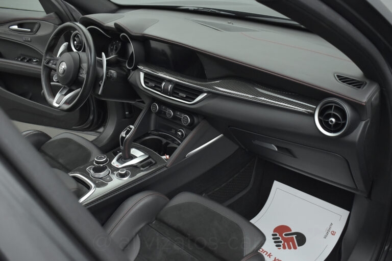 Alfa Romeo Stelvio - Veloce Ti Q4 EAT8 Panopama 211hp