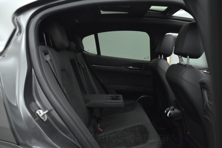Alfa Romeo Stelvio - Veloce Ti Q4 EAT8 Panopama 211hp