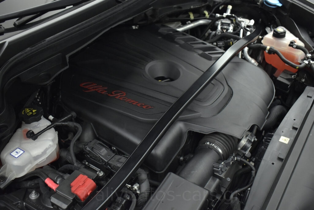 Alfa Romeo Stelvio - Veloce Ti Q4 EAT8 Panopama 211hp