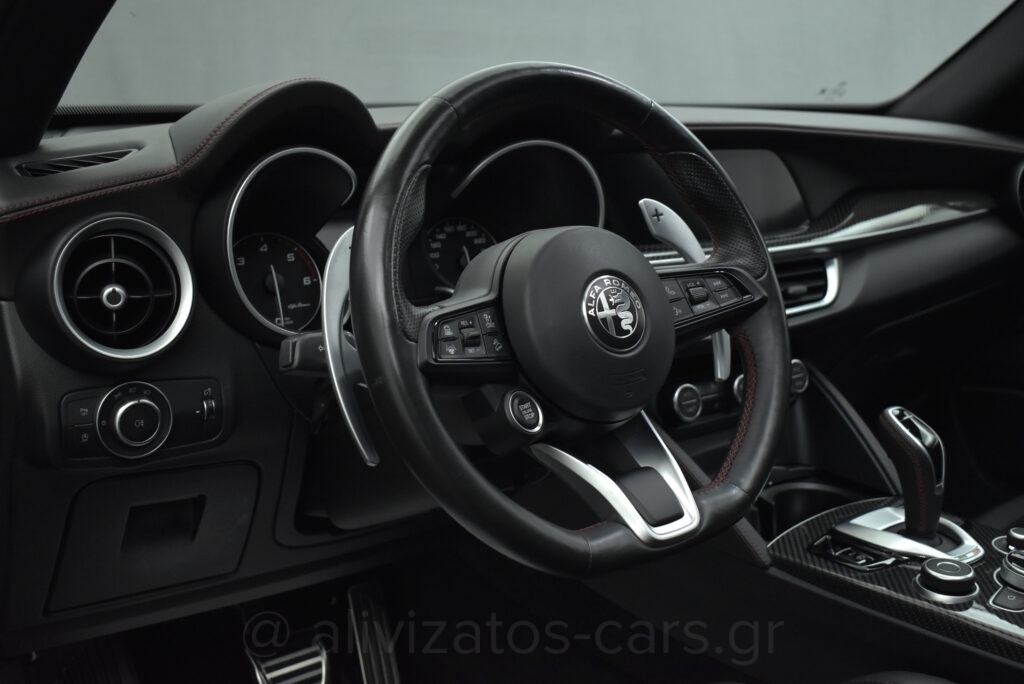 Alfa Romeo Stelvio - Veloce Ti Q4 EAT8 Panopama 211hp