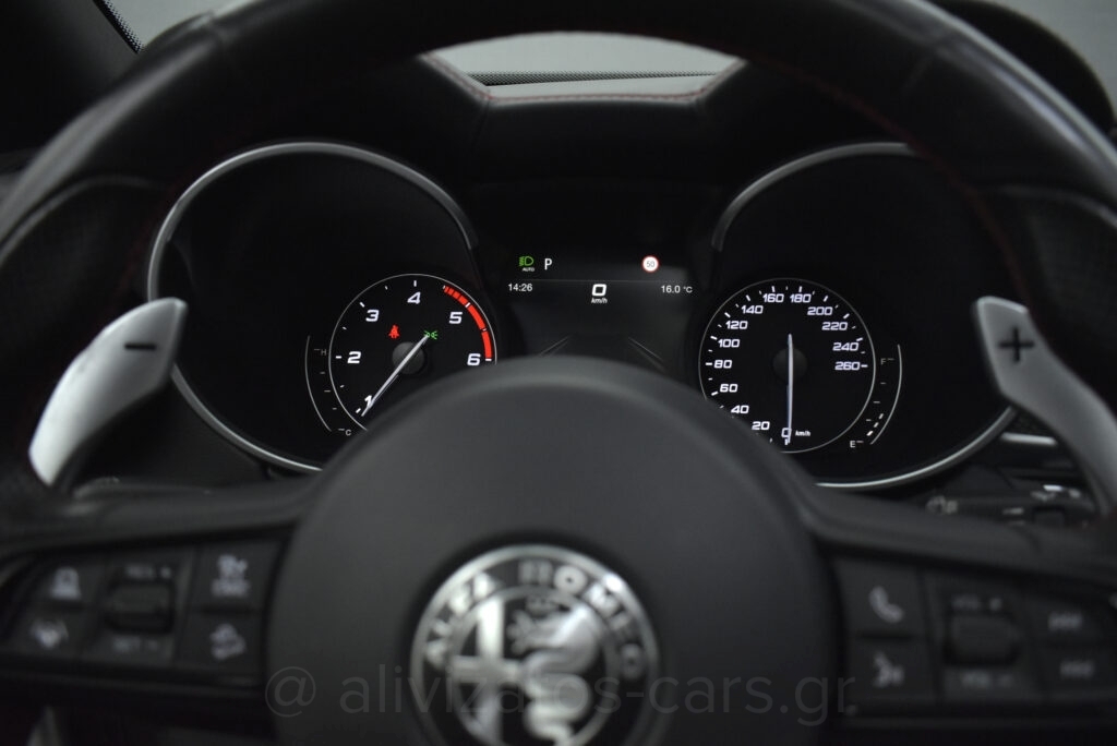 Alfa Romeo Stelvio - Veloce Ti Q4 EAT8 Panopama 211hp