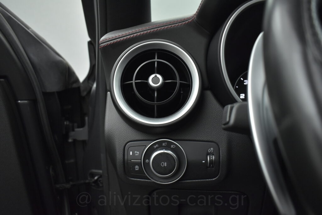 Alfa Romeo Stelvio - Veloce Ti Q4 EAT8 Panopama 211hp