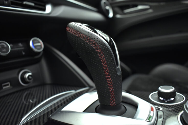 Alfa Romeo Stelvio - Veloce Ti Q4 EAT8 Panopama 211hp