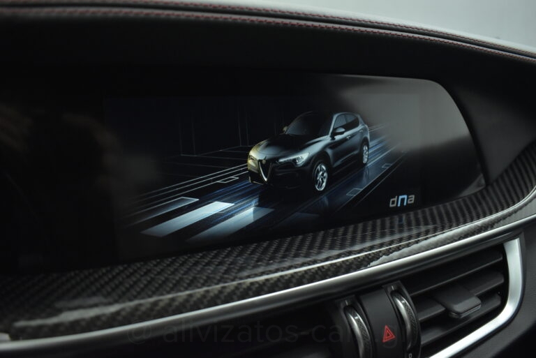 Alfa Romeo Stelvio - Veloce Ti Q4 EAT8 Panopama 211hp