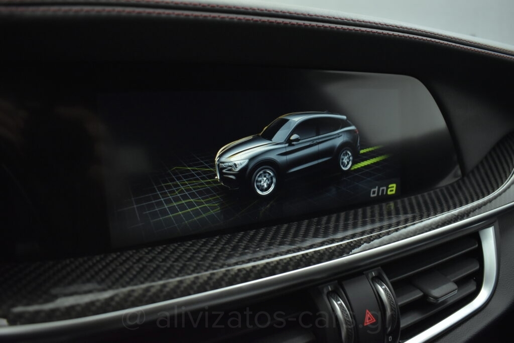 Alfa Romeo Stelvio - Veloce Ti Q4 EAT8 Panopama 211hp