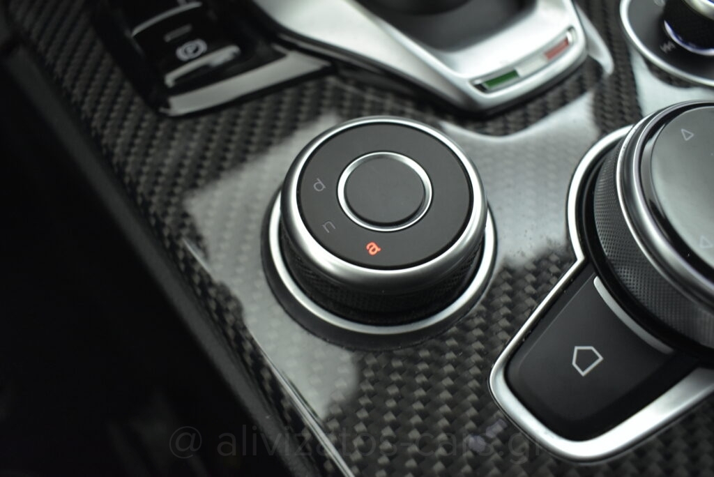 Alfa Romeo Stelvio - Veloce Ti Q4 EAT8 Panopama 211hp