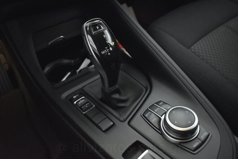 Bmw X1 - 1.5 S drive Steptronic 16d Parktronic & Navigation