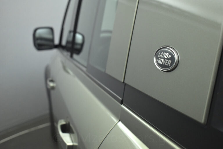 Land Rover Defender - no-subtitle