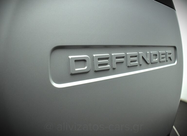Land Rover Defender - no-subtitle