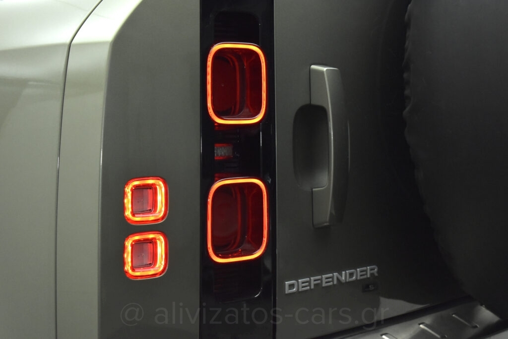 Land Rover Defender - no-subtitle