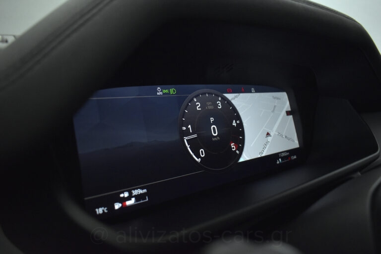 Land Rover Defender - no-subtitle