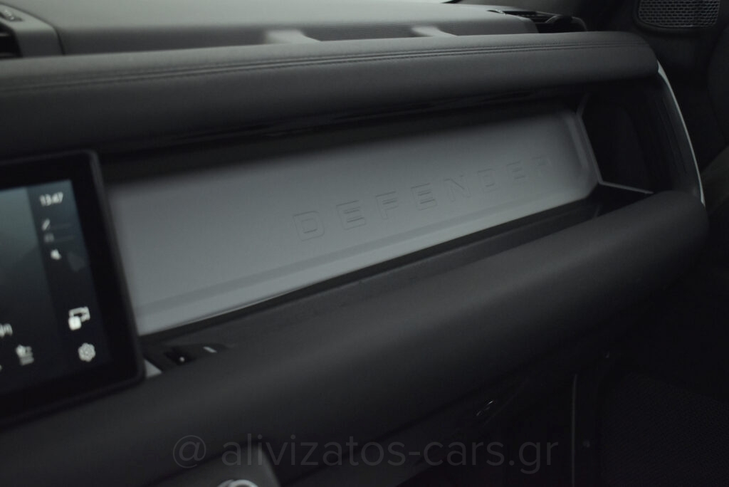 Land Rover Defender - no-subtitle