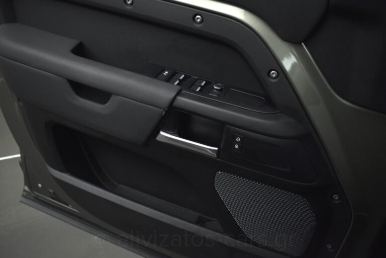 Land Rover Defender - no-subtitle