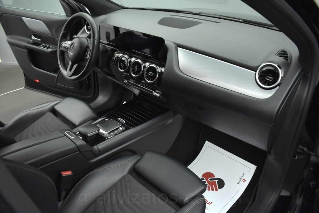 Mercedes-Benz GLA 200 - 1.3 8G-DCT 163hp Full Led Camera