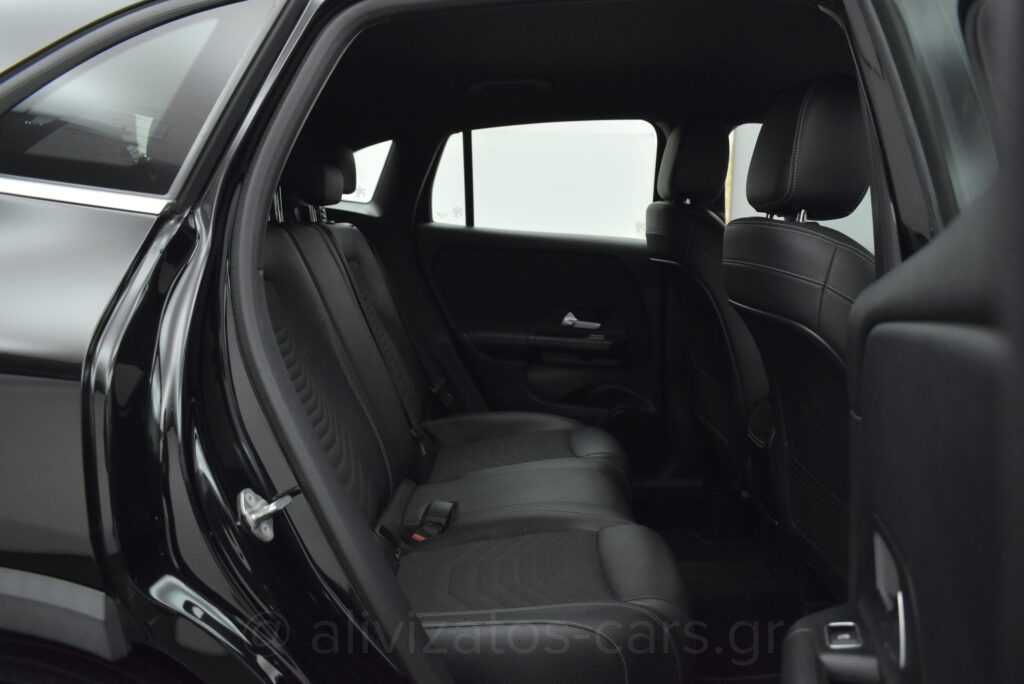 Mercedes-Benz GLA 200 - 1.3 8G-DCT 163hp Full Led Camera