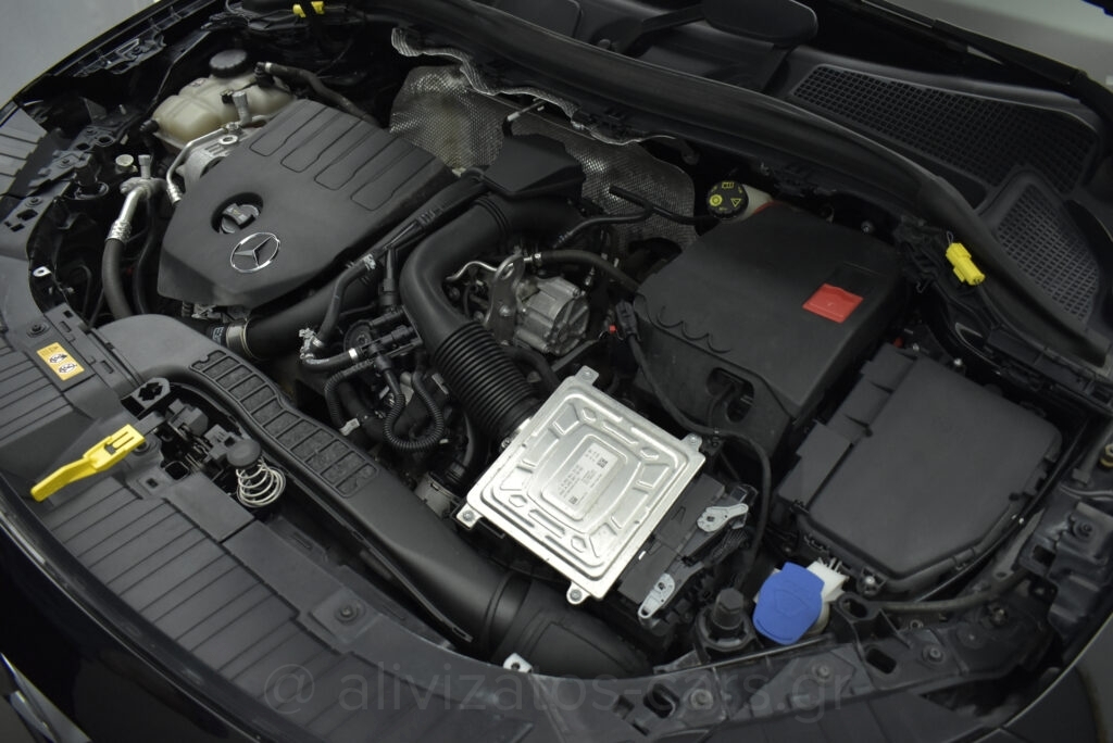 Mercedes-Benz GLA 200 - 1.3 8G-DCT 163hp Full Led Camera