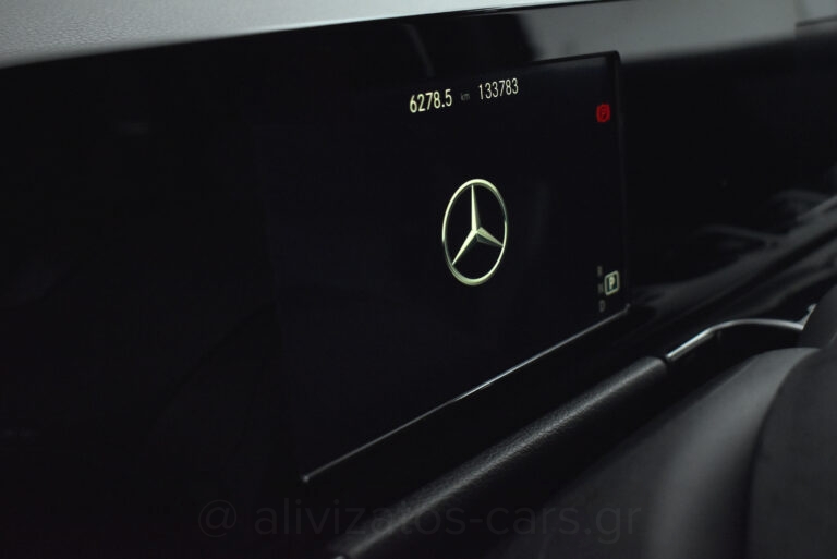 Mercedes-Benz GLA 200 - 1.3 8G-DCT 163hp Full Led Camera