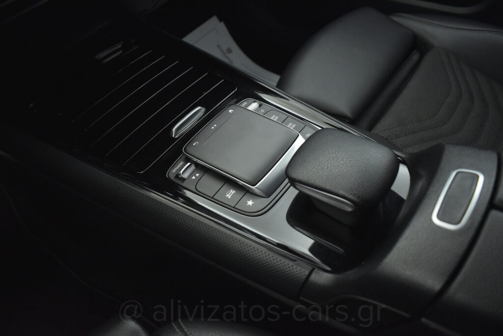 Mercedes-Benz GLA 200 - 1.3 8G-DCT 163hp Full Led Camera