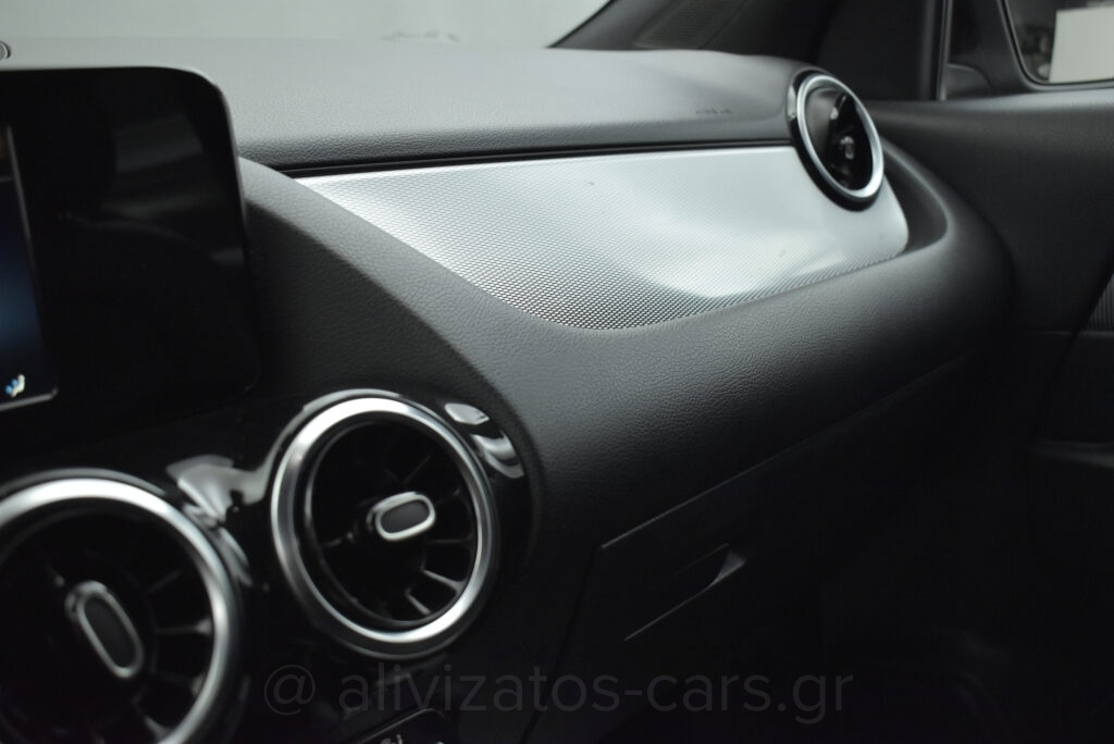 Mercedes-Benz GLA 200 - 1.3 8G-DCT 163hp Full Led Camera