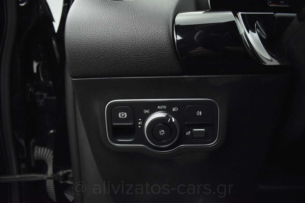 Mercedes-Benz GLA 200 - 1.3 8G-DCT 163hp Full Led Camera