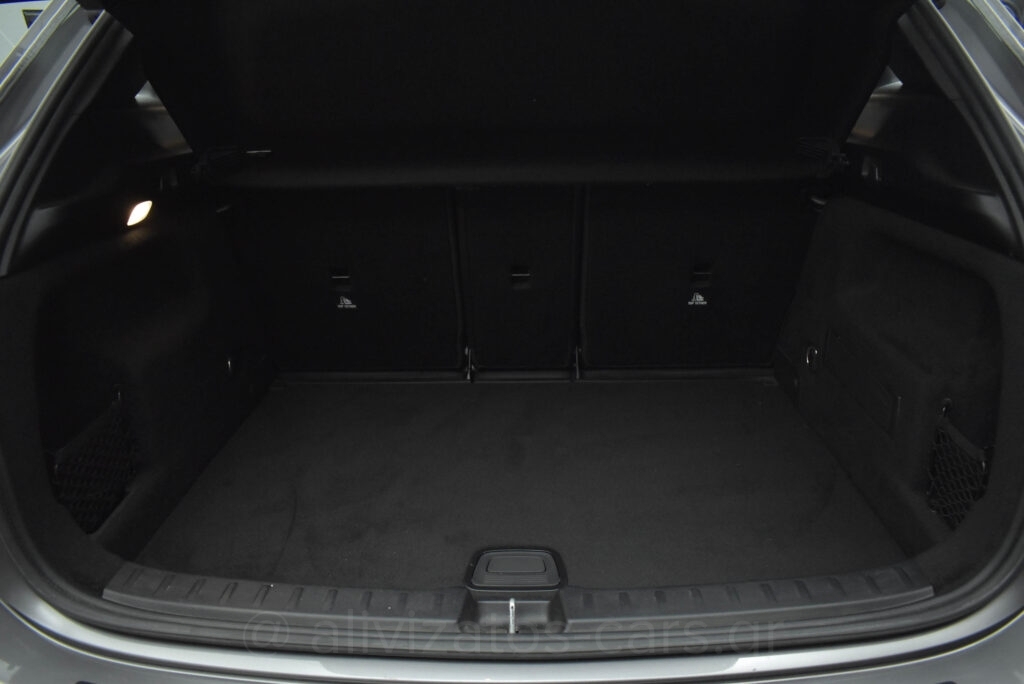 Mercedes-Benz GLA 250 - 1.3 e Plug-in 8G-DCT Progressive Navi Camera