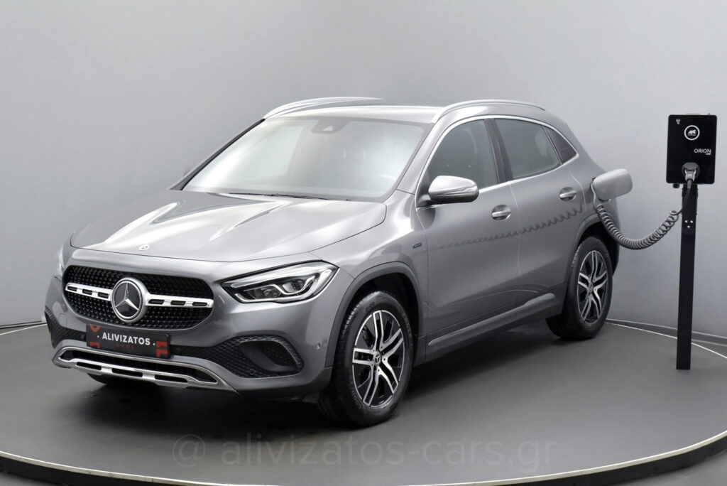 Mercedes-Benz GLA 250 - 1.3 e Plug-in 8G-DCT Progressive Navi Camera
