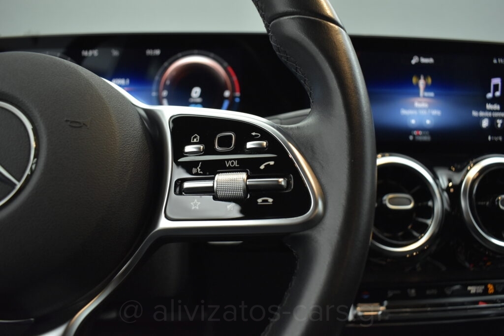 Mercedes-Benz GLA 250 - 1.3 e Plug-in 8G-DCT Progressive Navi Camera