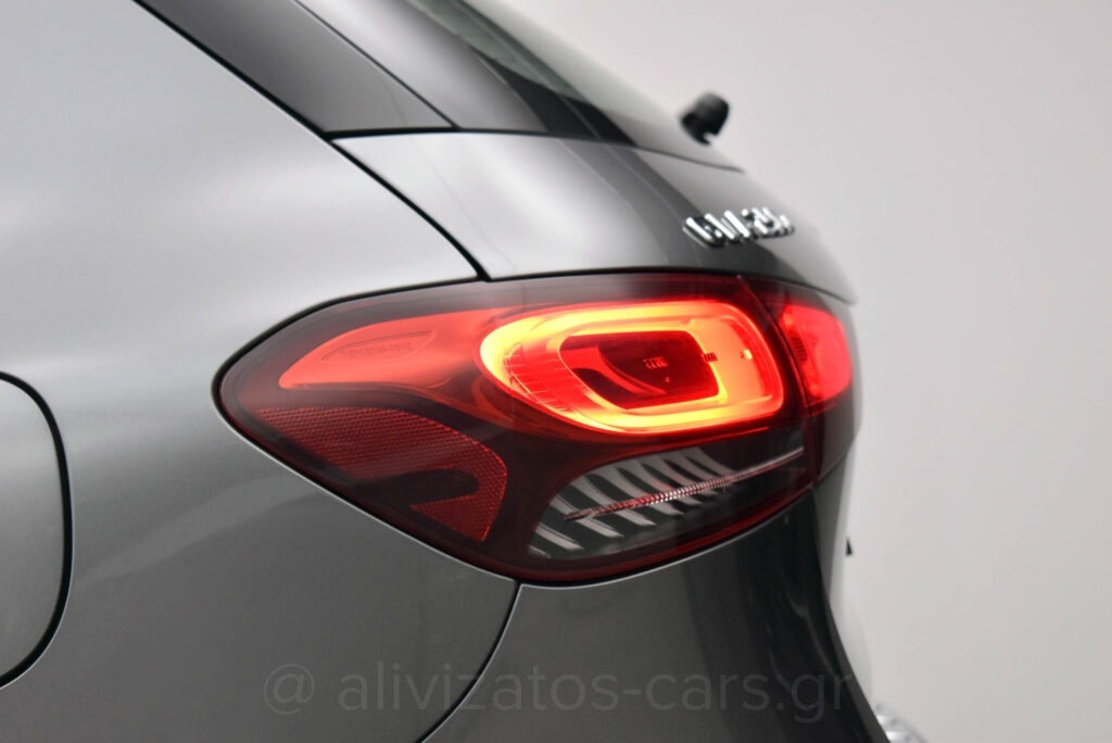 Mercedes-Benz GLA 250 - 1.3 e Plug-in 8G-DCT Progressive Navi Camera