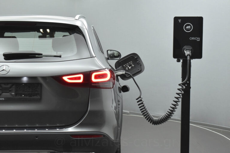 Mercedes-Benz GLA 250 - 1.3 e Plug-in 8G-DCT Progressive Navi Camera