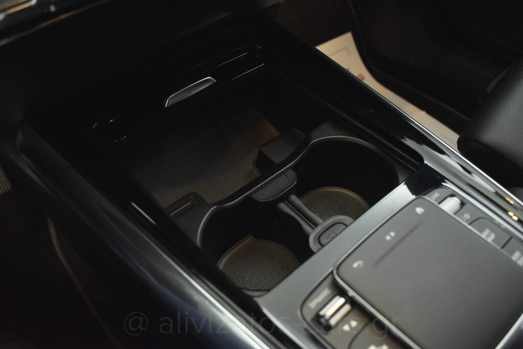 Mercedes-Benz GLA 250 - 1.3 e Plug-in 8G-DCT Progressive Navi Camera