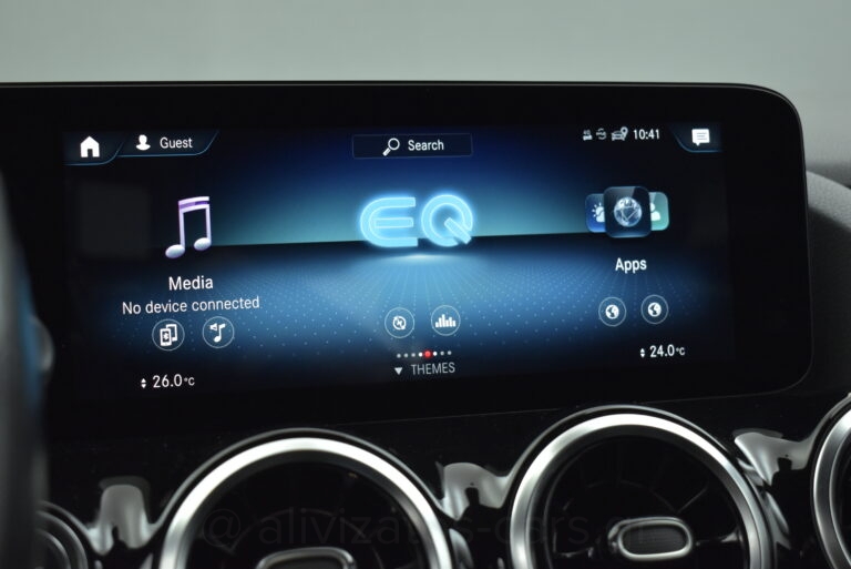 Mercedes-Benz GLA 250 - 1.3 e Plug-in 8G-DCT Progressive Navi Camera