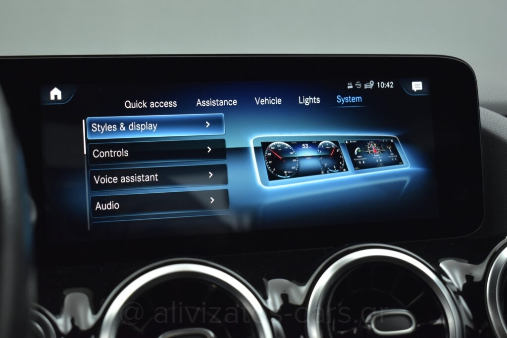 Mercedes-Benz GLA 250 - 1.3 e Plug-in 8G-DCT Progressive Navi Camera