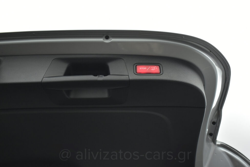 Mercedes-Benz GLA 250 - 1.3 e Plug-in 8G-DCT Progressive Navi Camera