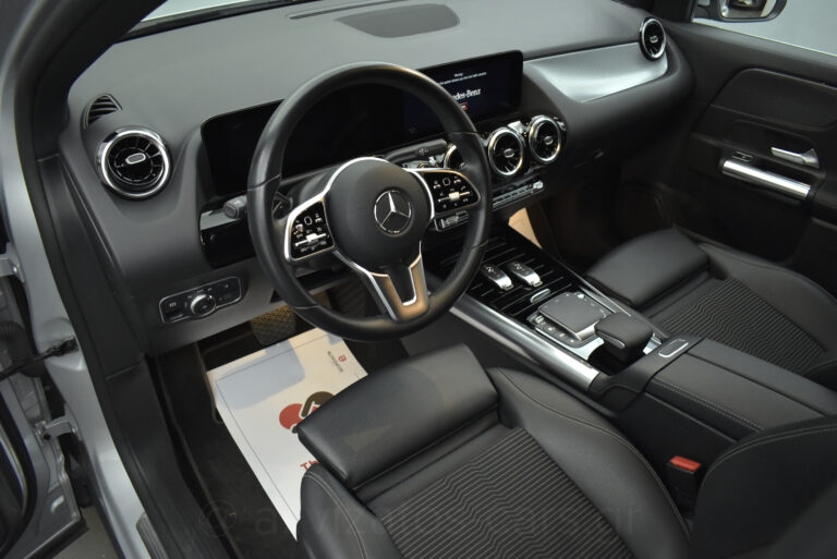 Mercedes-Benz GLA 250 - 1.3 e Plug-in 8G-DCT Progressive Navi Camera