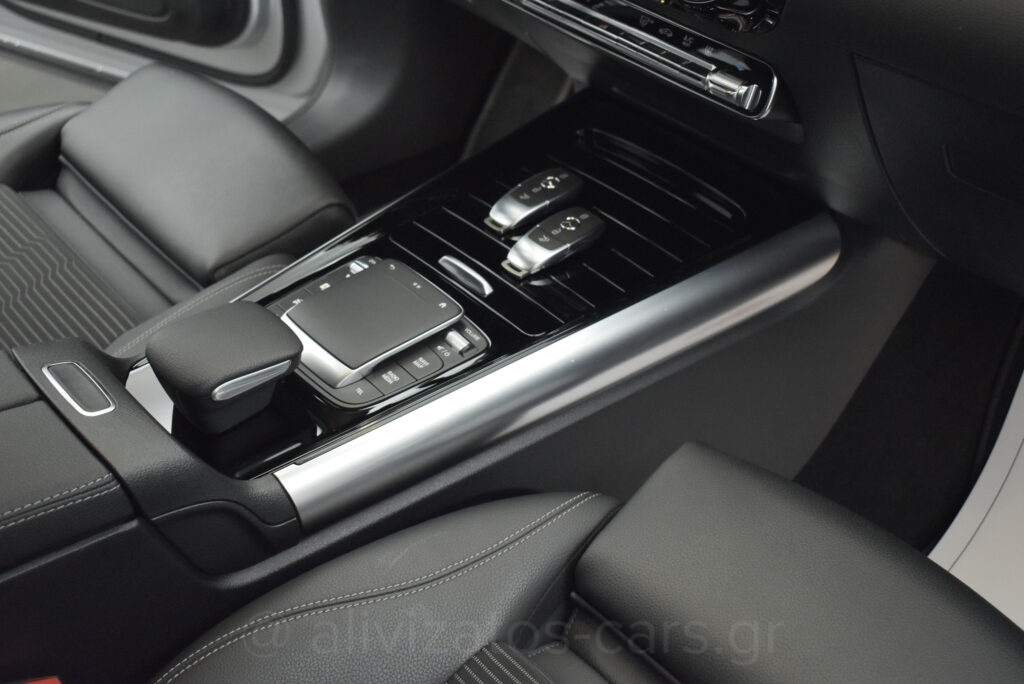 Mercedes-Benz GLA 250 - 1.3 e Plug-in 8G-DCT Progressive Navi Camera