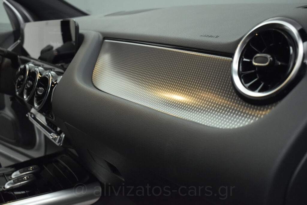 Mercedes-Benz GLA 250 - 1.3 e Plug-in 8G-DCT Progressive Navi Camera