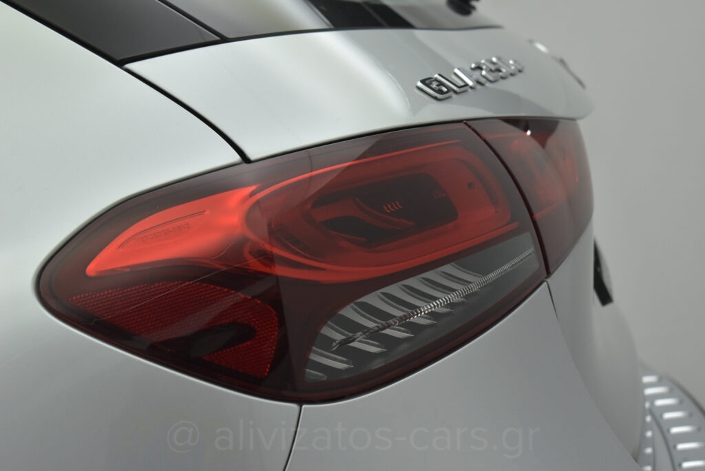 Mercedes-Benz GLA 250 - 1.3 e Plug-in 8G-DCT Progressive Navi Camera