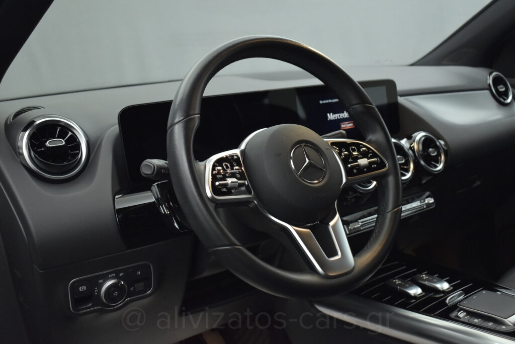 Mercedes-Benz GLA 250 - 1.3 e Plug-in 8G-DCT Progressive Navi Camera