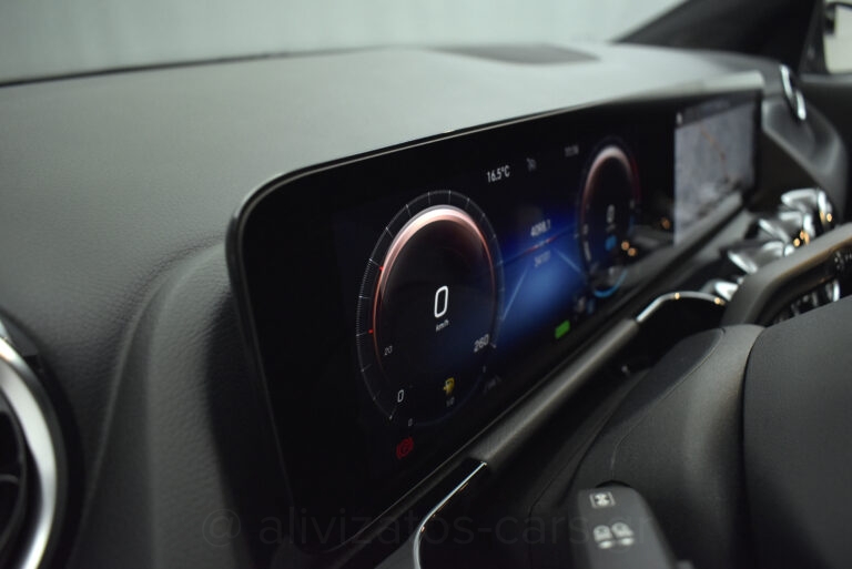 Mercedes-Benz GLA 250 - 1.3 e Plug-in 8G-DCT Progressive Navi Camera