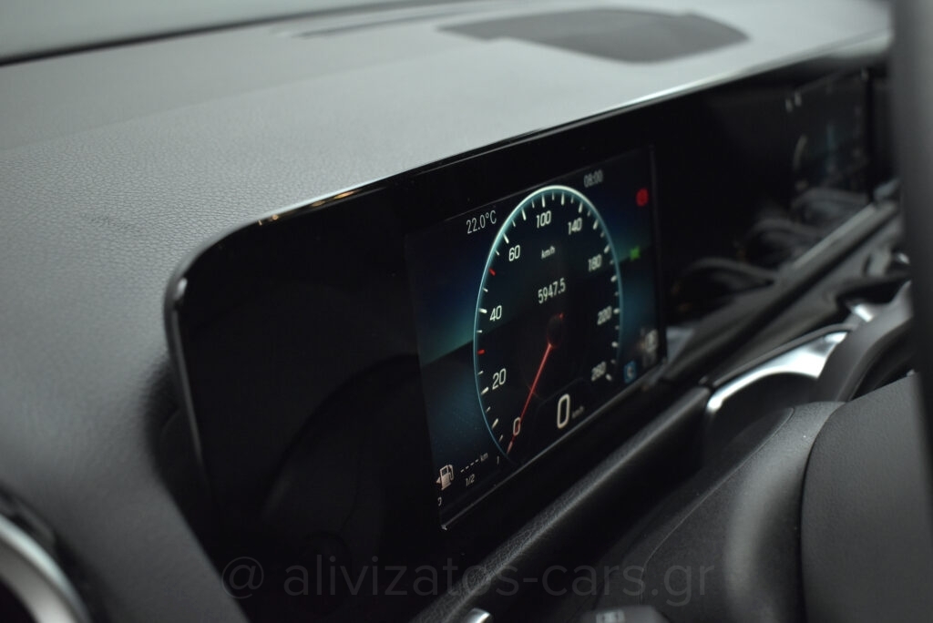 Mercedes-Benz GLB 200 - Progressive 7G-DCT 163hp Full Led