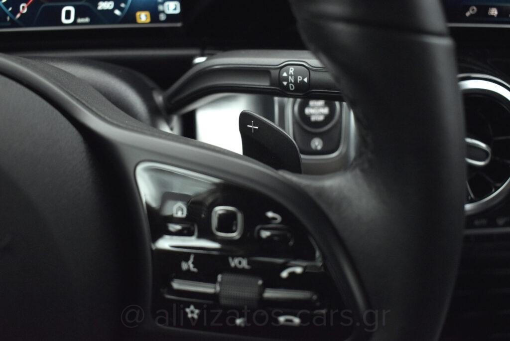 Mercedes-Benz GLB 200 - Progressive 7G-DCT 163hp Full Led