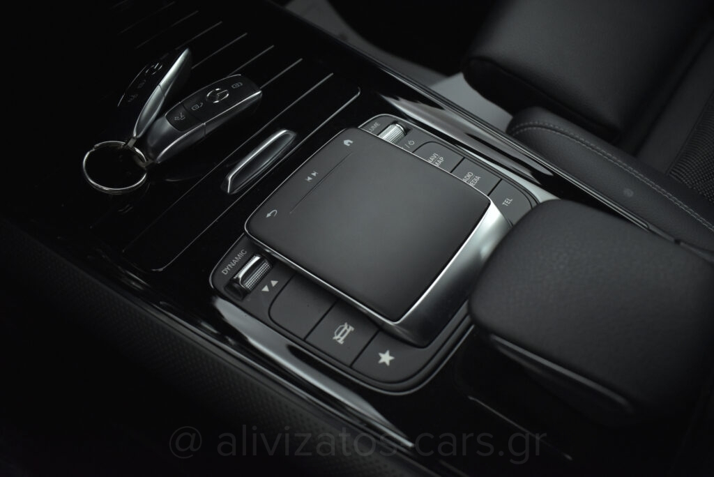 Mercedes-Benz GLB 200 - Progressive 7G-DCT 163hp Full Led