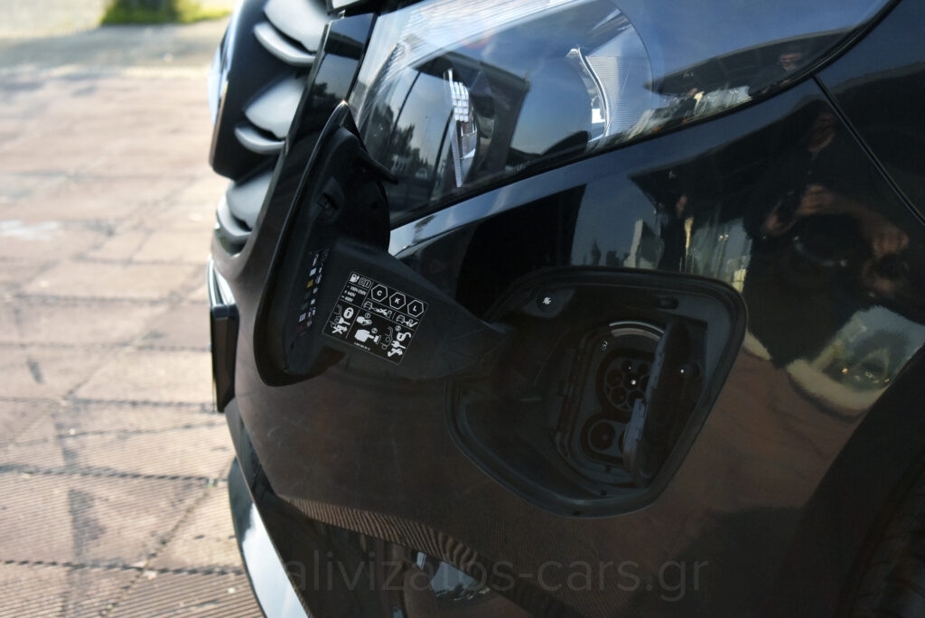 Mercedes-Benz Vito - e Tourer Pro 129 Extra Long 9 Seats Automatic