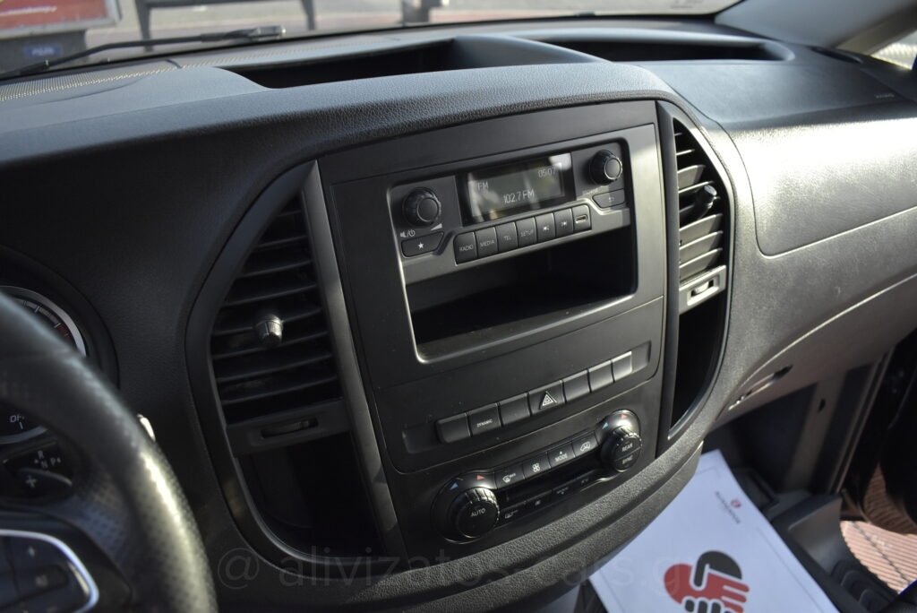 Mercedes-Benz Vito - e Tourer Pro 129 Extra Long 9 Seats Automatic